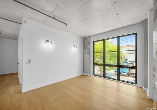 Photo 4 of Sale Pending at 22-19 33Rd St #4B, New York, NY 10001 | MLS# L3513862 | Listing updated on 2025-01-02