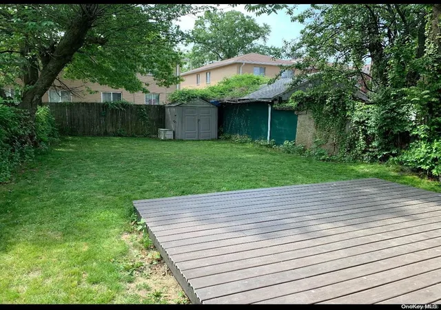 Photo 2 of Sale Pending at 76 22 57th Rd, Middle Village, NY 11379 | MLS# L3514346 | Listing updated on 2024-12-11