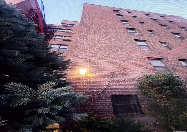 2nd image of 8423 Manton St #1D, Jamaica, NY 11435 | MLS# L3515460