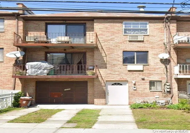 Photo 1 of Sale Pending at 1277 E 224th St, Bronx, NY 10466 | MLS# L3517521 | Listing updated on 2024-12-12