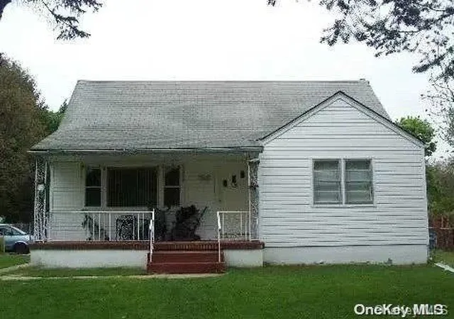1st image of 19 Fulton St, Brentwood, NY 11717 | MLS# L3517627