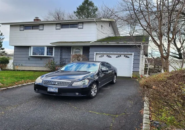 10th image of 322 Barleau St, Brentwood, NY 11717 | MLS# L3522775