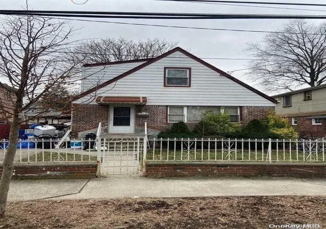 1st image of 164 38 77th Ave, New York, NY 11366 | MLS# L3522901