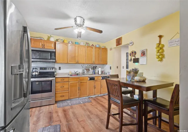 3rd image of 400 North Columbus A, Hempstead, NY 11520 | MLS# L3523419