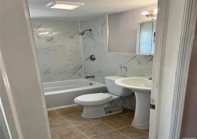 3rd image of 11 Jefferson Ave, Valley Stream, NY 11580 | MLS# L3523590