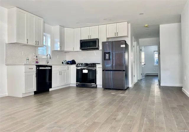 Photo 2 of Sale Pending at 99 10 218 St, Queens Village, NY 11429 | MLS# L3524735 | Listing updated on 2024-12-04