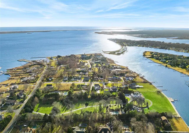 2nd image of 104 Union Ave, Center Moriches, NY 11934 | MLS# L3526074