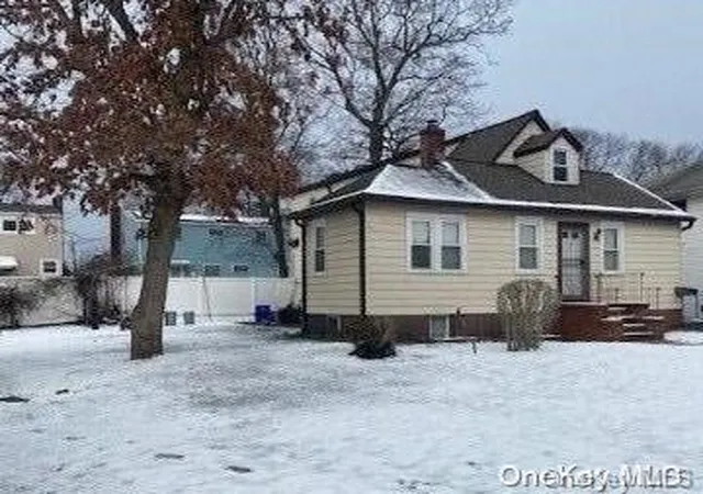 2nd image of 25 Bainbridge St, Hempstead, NY 11575 | MLS# L3527854