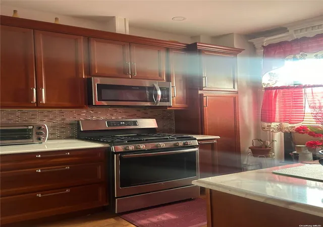 Photo 2 of Sale Pending at 514 Monroe St, Brooklyn, NY 11221 | MLS# L3529602 | Listing updated on 2024-12-04