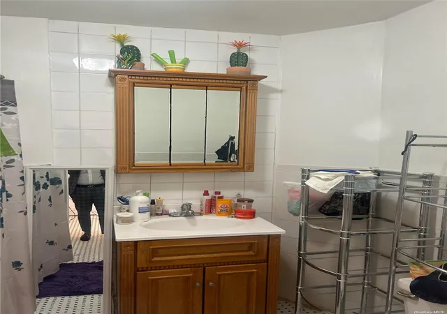 Photo 3 of Sale Pending at 514 Monroe St, Brooklyn, NY 11221 | MLS# L3529602 | Listing updated on 2024-12-04