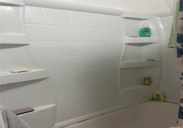 Photo 4 of Sale Pending at 514 Monroe St, Brooklyn, NY 11221 | MLS# L3529602 | Listing updated on 2024-12-04