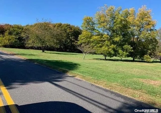 11th image of 385 New Suffolk Ave, Mattituck, NY 11952 | MLS# L3530560