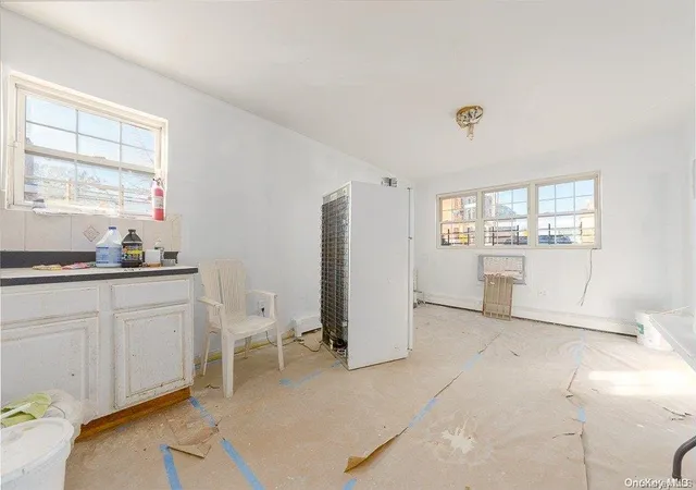Photo 4 of Sale Pending at 1460 Sutter Ave, Brooklyn, NY 11208 | MLS# L3532307 | Listing updated on 2024-12-04