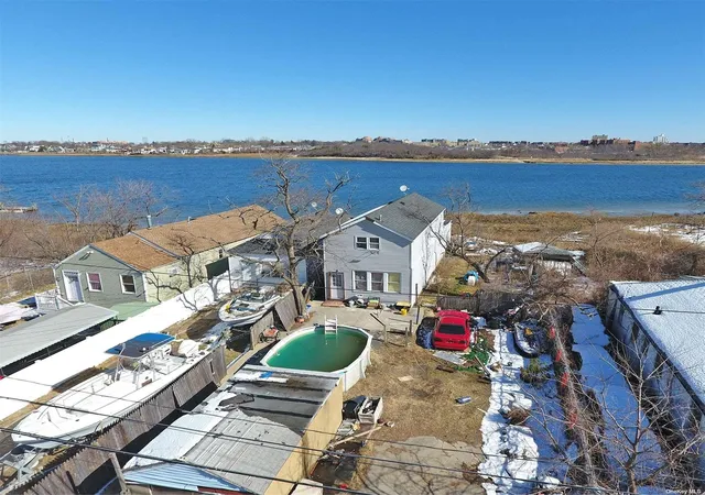 Photo 2 of Sale Pending at 538 Beach 43rd St, New York, NY 11691 | MLS# L3532730 | Listing updated on 2026-07-30
