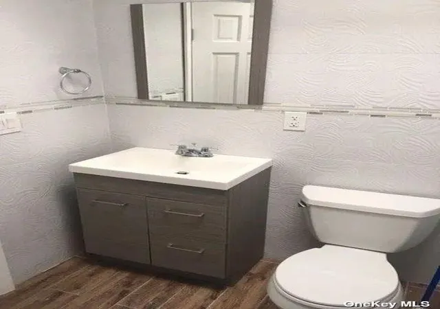 Photo 3 of Single family home for sale at 68-12 60Th Rd, New York, NY 11378 | MLS# L3533273 | Listing updated on 2026-08-29