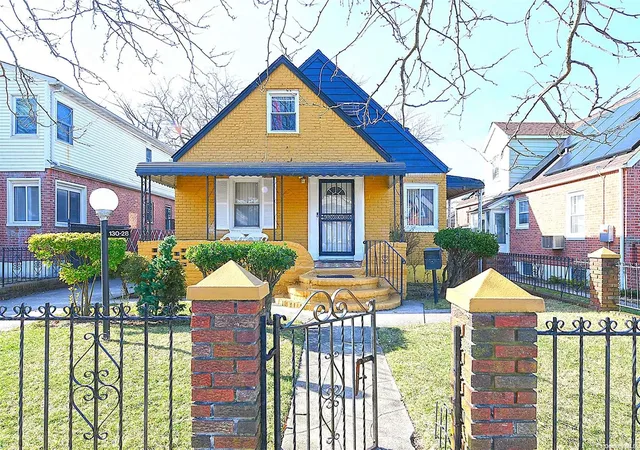 1st image of 130 28 236th St, Rosedale, NY 11422 | MLS# L3534305