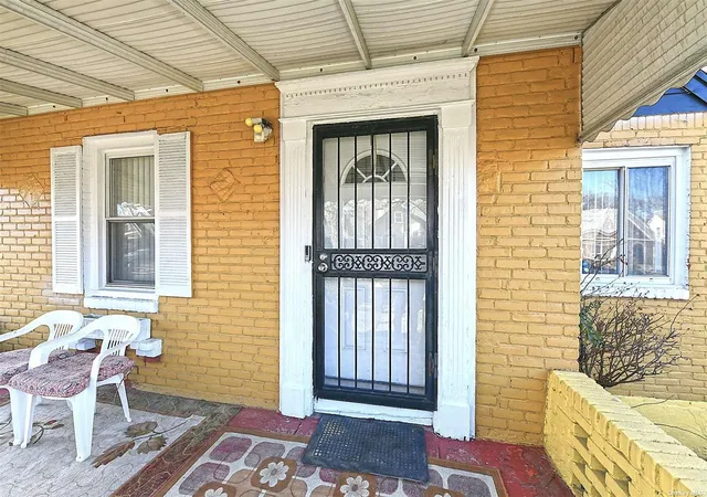 3rd image of 130-28 236Th St, Rosedale, NY 11422 | MLS# L3534305