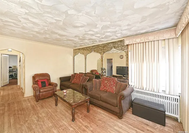 5th image of 130-28 236Th St, Rosedale, NY 11422 | MLS# L3534305