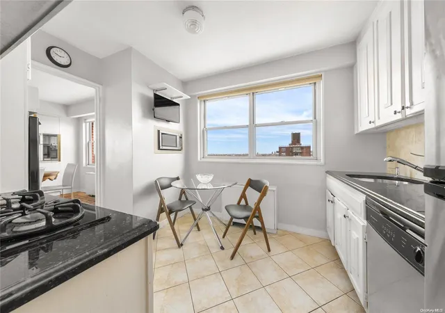 4th image of 70-31 108, New York, NY 11375