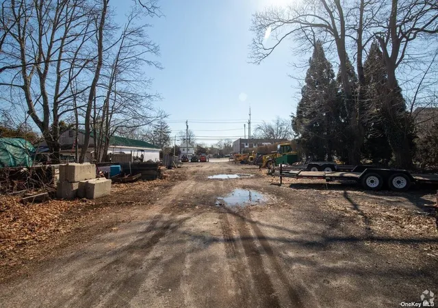 3rd image of 500 Montauk Hwy, East Quogue, NY 11942 | MLS# L3539504
