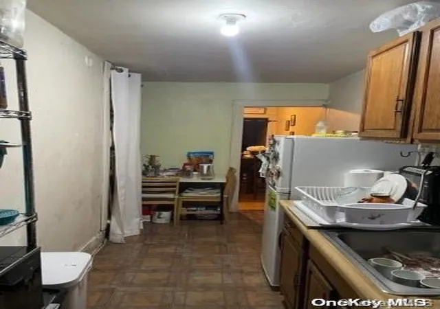 Photo 4 of Sale Pending at 23-41 33Rd Ave, Astoria, NY 11106 | MLS# L3543857 | Listing updated on 2024-12-04