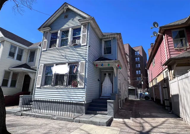 Photo 1 of Sale Pending at 88 14 145th St, Jamaica, NY 11435 | MLS# L3543891 | Listing updated on 2024-12-04