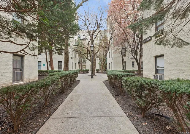 2nd image of 21-57 33Rd St, Astoria, NY 11105