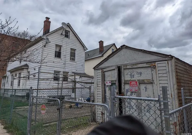 Photo 2 of Single family home for sale at 89 02 171st St, Jamaica, NY 11432 | MLS# L3544396 | Listing updated on 2026-03-27