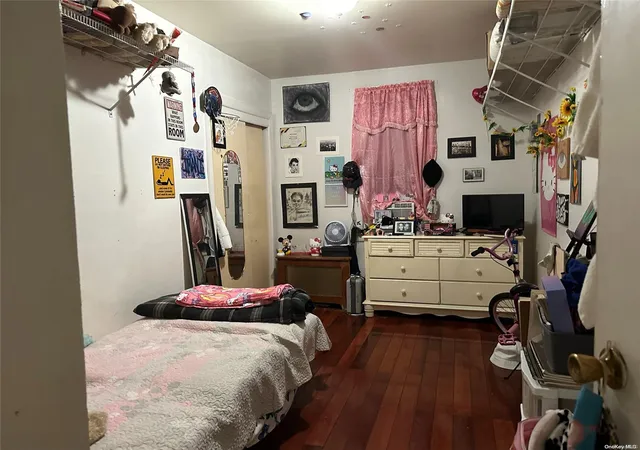 Photo 3 of Sale Pending at 56-31 Metropolitan Ave, Ridgewood, NY 11385 | MLS# L3544951 | Listing updated on 2024-12-03