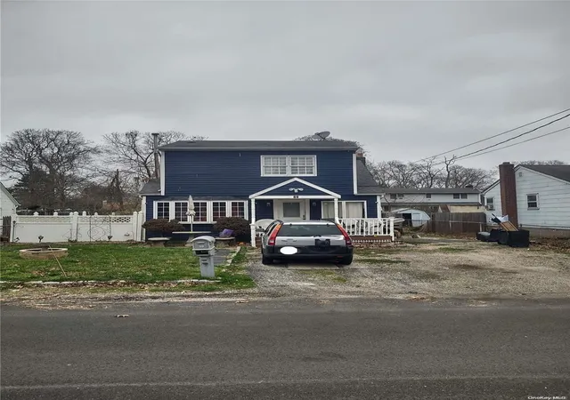 Photo 1 of Sale Pending at 89 Argyle Dr, Shirley, NY 11967 | MLS# L3546181 | Listing updated on 2024-12-03