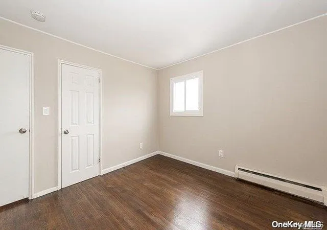 2nd image of 587 S Bayview Ave, Hempstead, NY 11520 | MLS# L3547067
