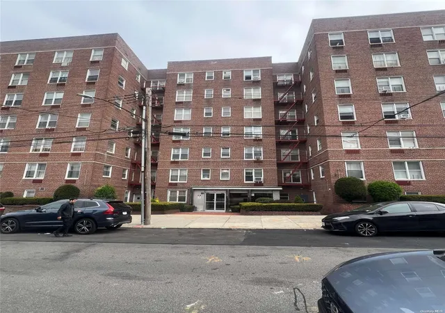 1st image of 63-45 Saunders St #2D, Rego Park, NY 11374 | MLS# L3547270