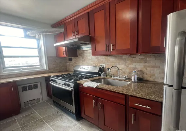 2nd image of 63-45 Saunders St #2D, Rego Park, NY 11374 | MLS# L3547270