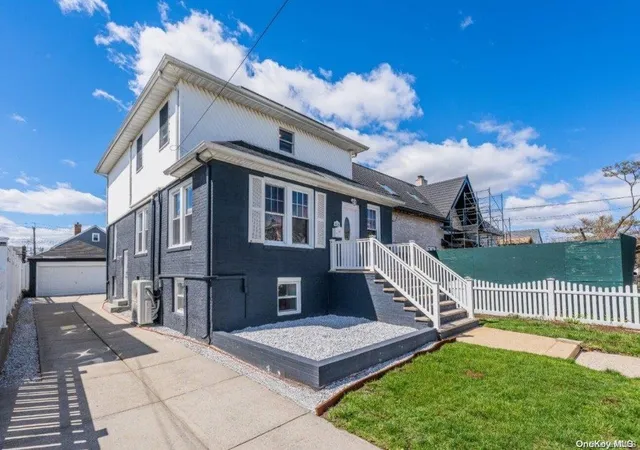 Photo 2 of Sale Pending at 162 28 96th St, Howard Beach, NY 11414 | MLS# L3547375 | Listing updated on 2025-04-02