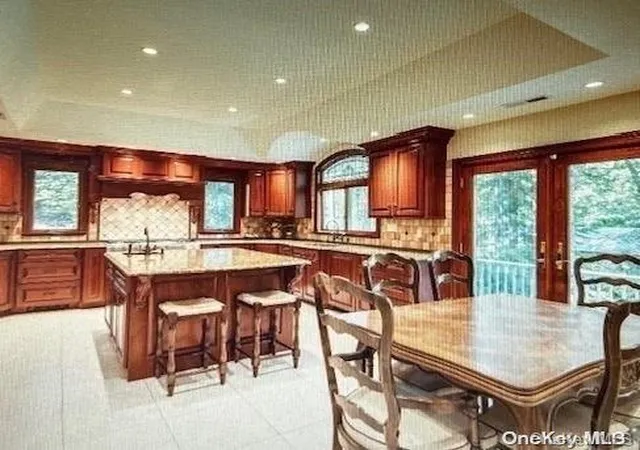 5th image of 5 Wesley Ct, Huntington, NY 11743 | MLS# L3547713