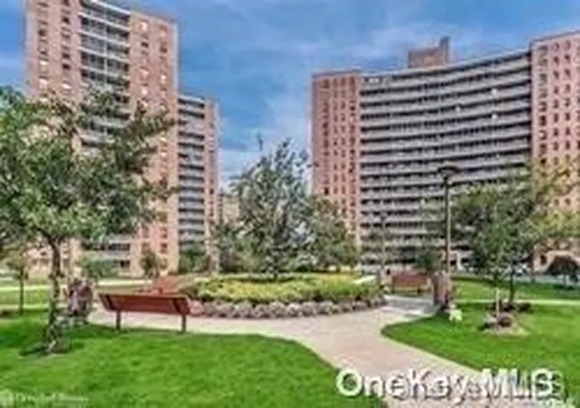 3rd image of 61-15 98 Street #8K, Rego Park, NY 11374 | MLS# L3550677