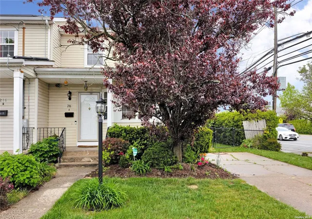 1st image of 216 Swalm St #A, Westbury, NY 11590 | MLS# L3551119