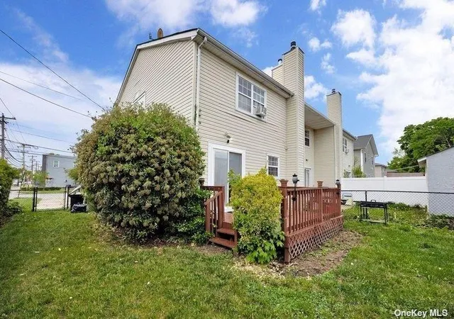 4th image of 216 Swalm St #A, Westbury, NY 11590 | MLS# L3551119