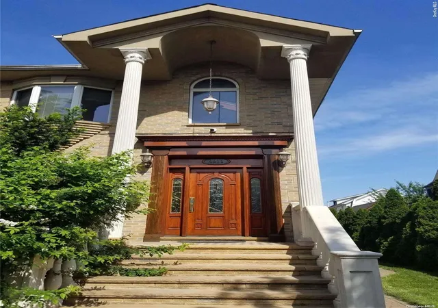 Photo 2 of Sale Pending at 40 11 157th St, Flushing, NY 11354 | MLS# L3552023 | Listing updated on 2024-12-04