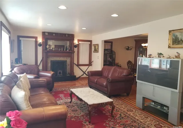 Photo 3 of Sale Pending at 40-11 157Th St, Flushing, NY 11354 | MLS# L3552023 | Listing updated on 2024-12-04