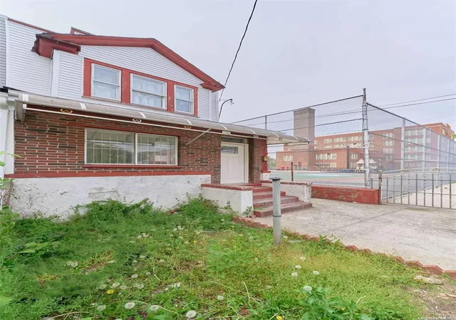 Photo 1 of Sale Pending at 380 E 48th St, Brooklyn, NY 11203 | MLS# L3552732 | Listing updated on 2024-12-03