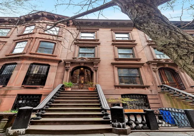 Photo 1 of Sale Pending at 29 South Elliott, Brooklyn, NY 11217 | MLS# L3553600 | Listing updated on 2024-12-12