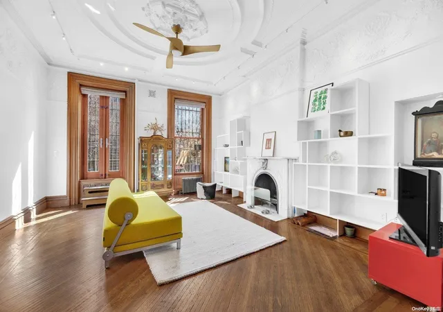 Photo 2 of Sale Pending at 29 South Elliott, Brooklyn, NY 11217 | MLS# L3553600 | Listing updated on 2024-12-12