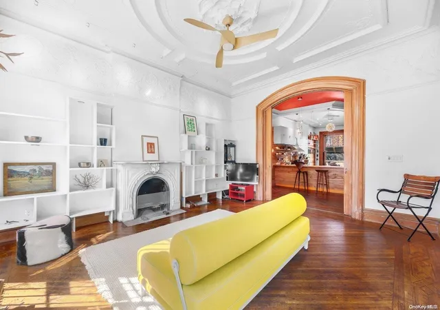 Photo 3 of Sale Pending at 29 South Elliott, Brooklyn, NY 11217 | MLS# L3553600 | Listing updated on 2024-12-12