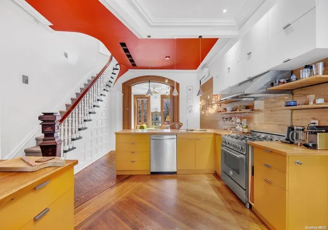 Photo 4 of Sale Pending at 29 South Elliott, Brooklyn, NY 11217 | MLS# L3553600 | Listing updated on 2024-12-12
