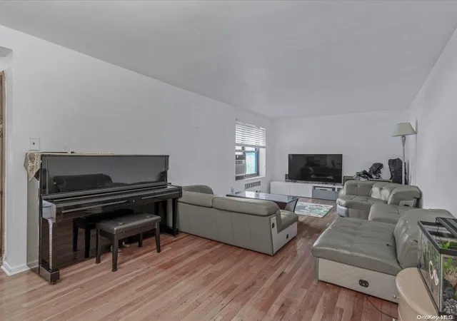 Photo 2 of Sale Pending at 140 21 31st Rd #2A, Flushing, NY 11354 | MLS# L3554590 | Listing updated on 2024-12-06