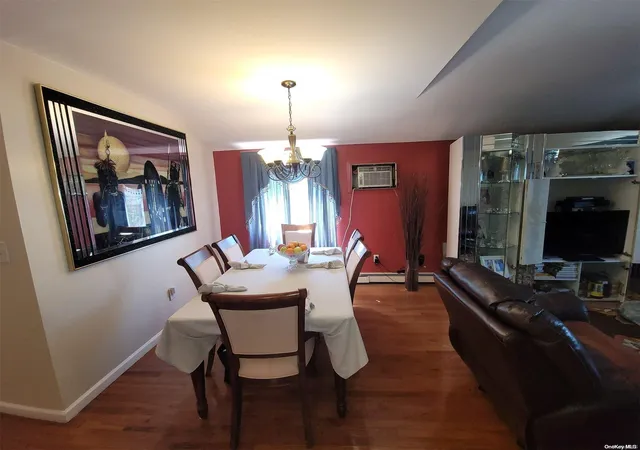 Photo 4 of Sale Pending at 612 Beach 64Th St, Arverne, NY 11692 | MLS# L3555625 | Listing updated on 2025-05-22