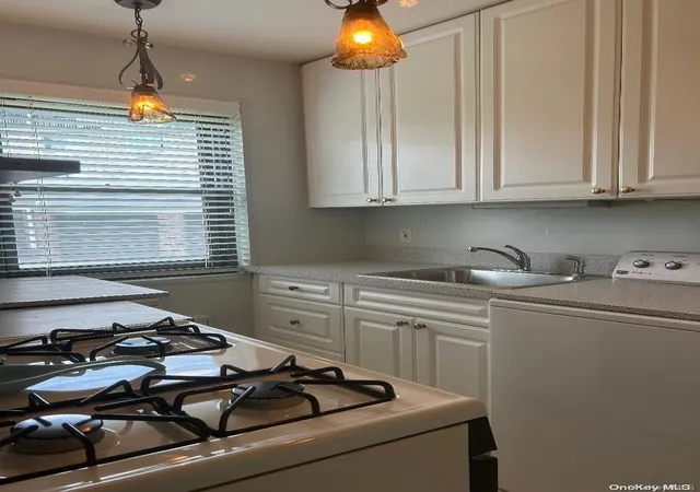Photo 3 of Sale Pending at 17-45 160Th St #5-65, Whitestone, NY 11357 | MLS# L3556323 | Listing updated on 2025-01-10