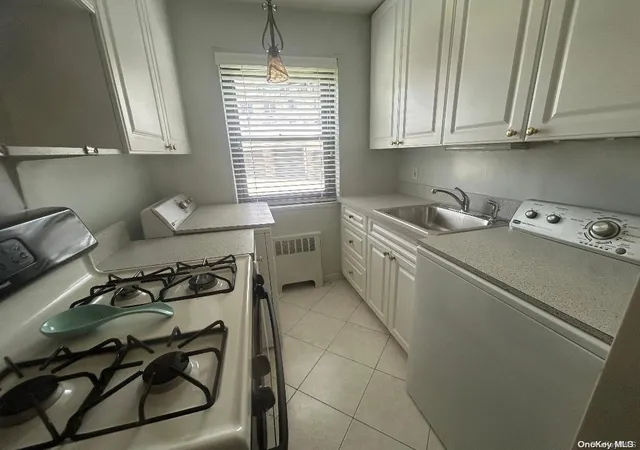 Photo 4 of Sale Pending at 17-45 160Th St #5-65, Whitestone, NY 11357 | MLS# L3556323 | Listing updated on 2025-01-10
