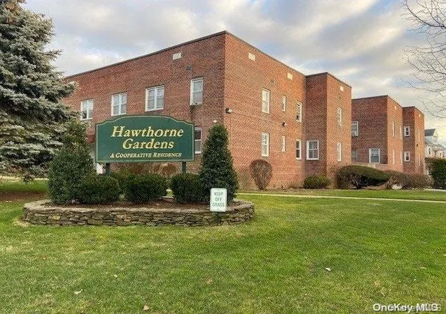 1st image of 149 Smith St #E-22, Hempstead, NY 11520 | MLS# L3557803